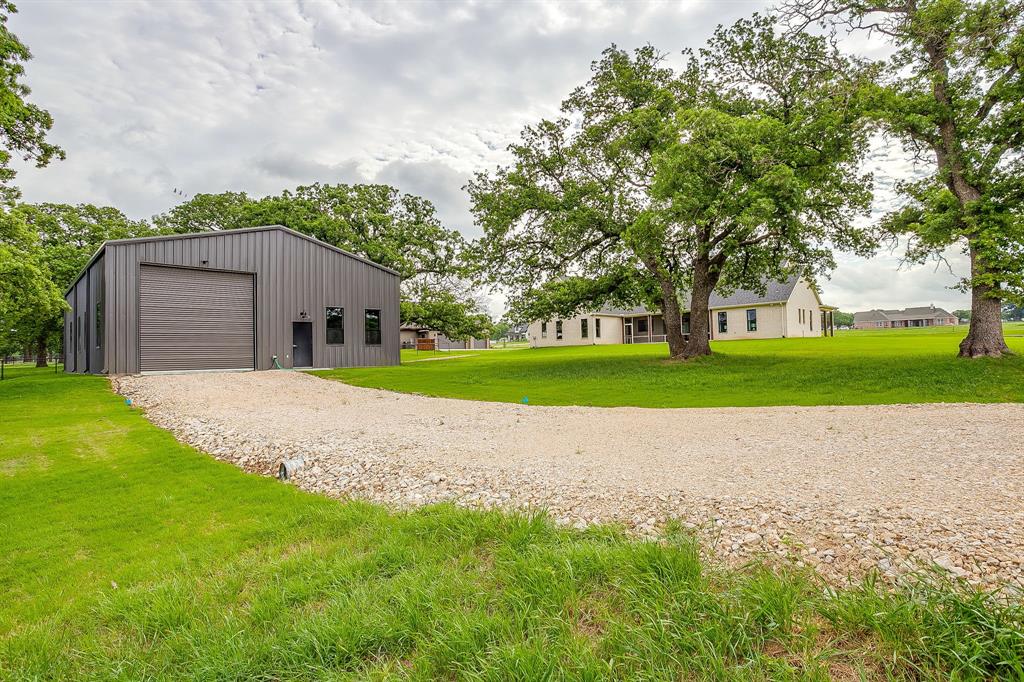 2001 Pinetree Post Weatherford, TX 76087 - Photo 32 of 40
