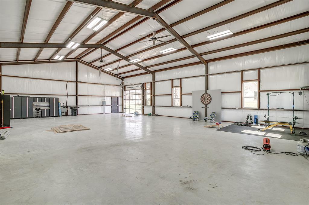 2001 Pinetree Post Weatherford, TX 76087 - Photo 36 of 40