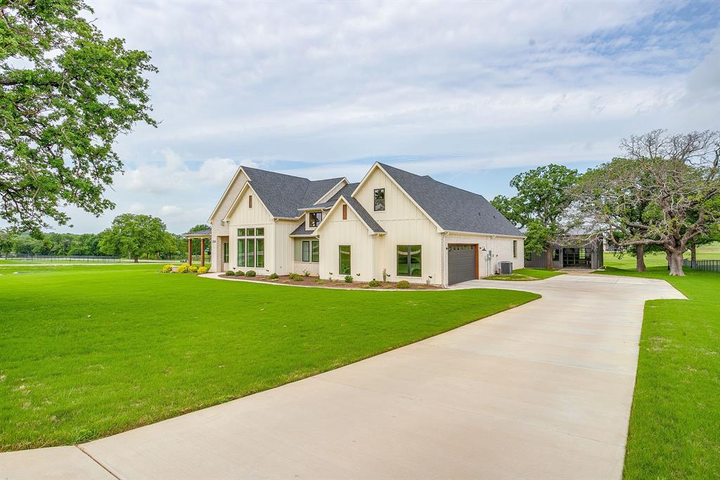 2001 Pinetree Post Weatherford, TX 76087 - Photo 4 of 40