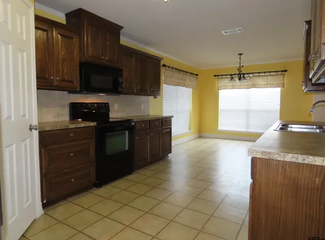 $2,800 | 7336 Manassas Lane, Tyler, TX 75703