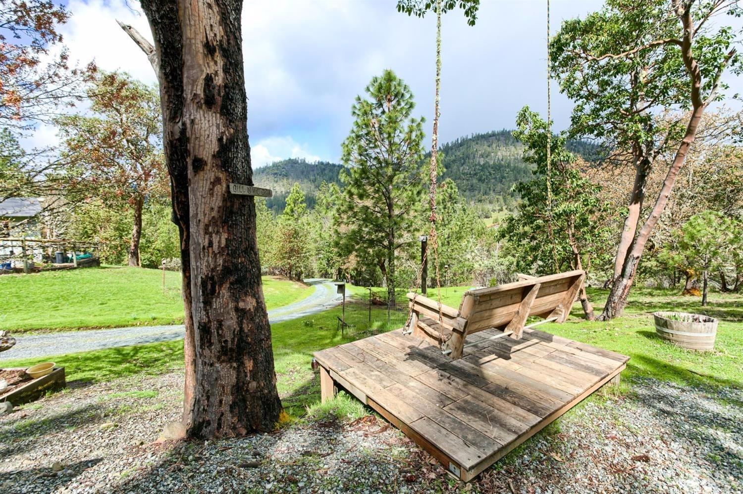 555 Keen Road Grants Pass, OR 97527 - Photo 28 of 35 Ahhhhh enough said......