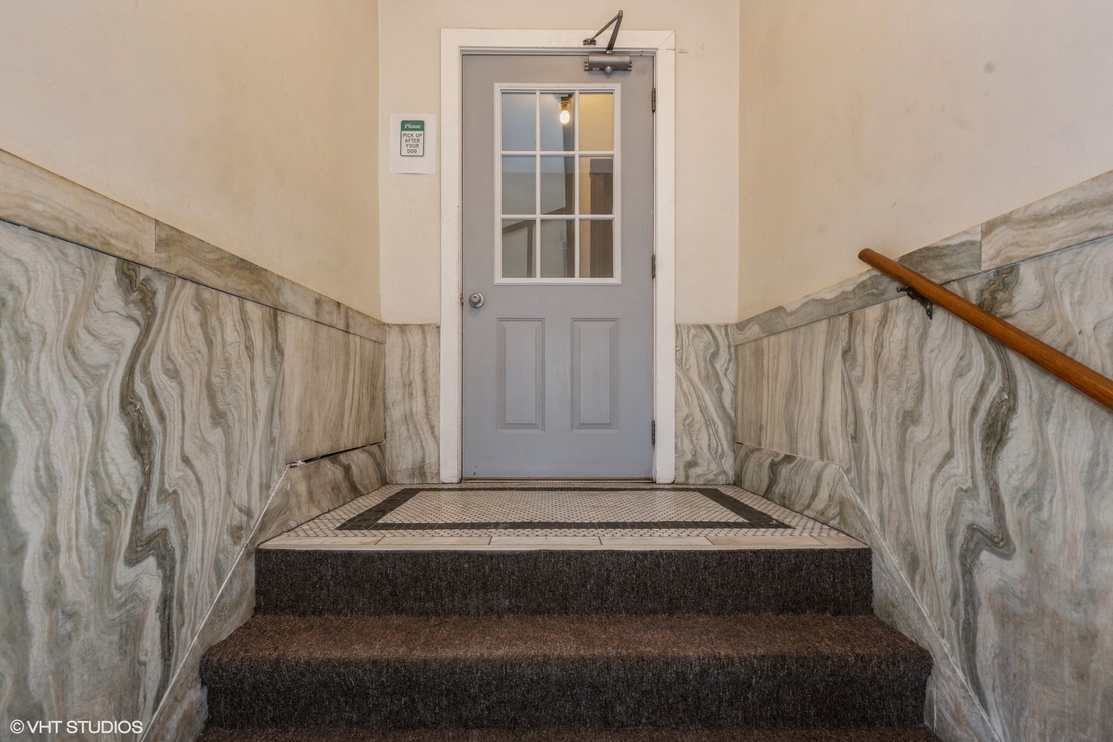 4954 West Augusta Boulevard, Unit 1 Chicago, IL 60651 - Photo 4 of 15 a spacious bathroom with a bathtub and shower