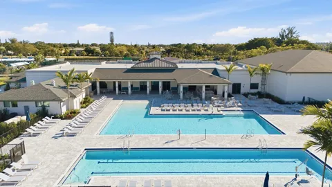 $169,000 | 13670 Vía Flora, Unit B, Delray Beach, FL 33484