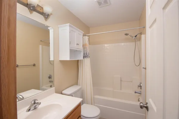 $230,000 | 2910 Lanners Circle, Wichita, KS 67219