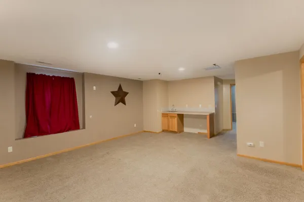 $230,000 | 2910 Lanners Circle, Wichita, KS 67219