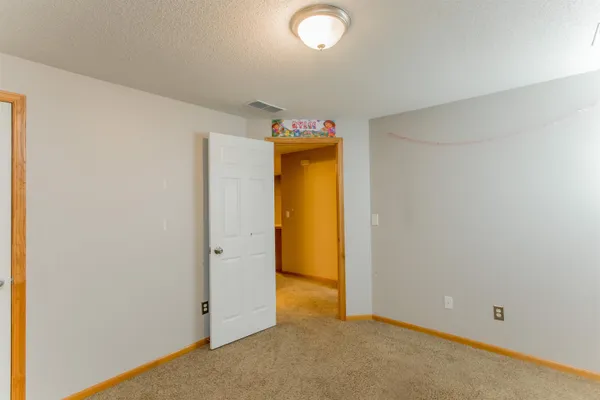 $230,000 | 2910 Lanners Circle, Wichita, KS 67219