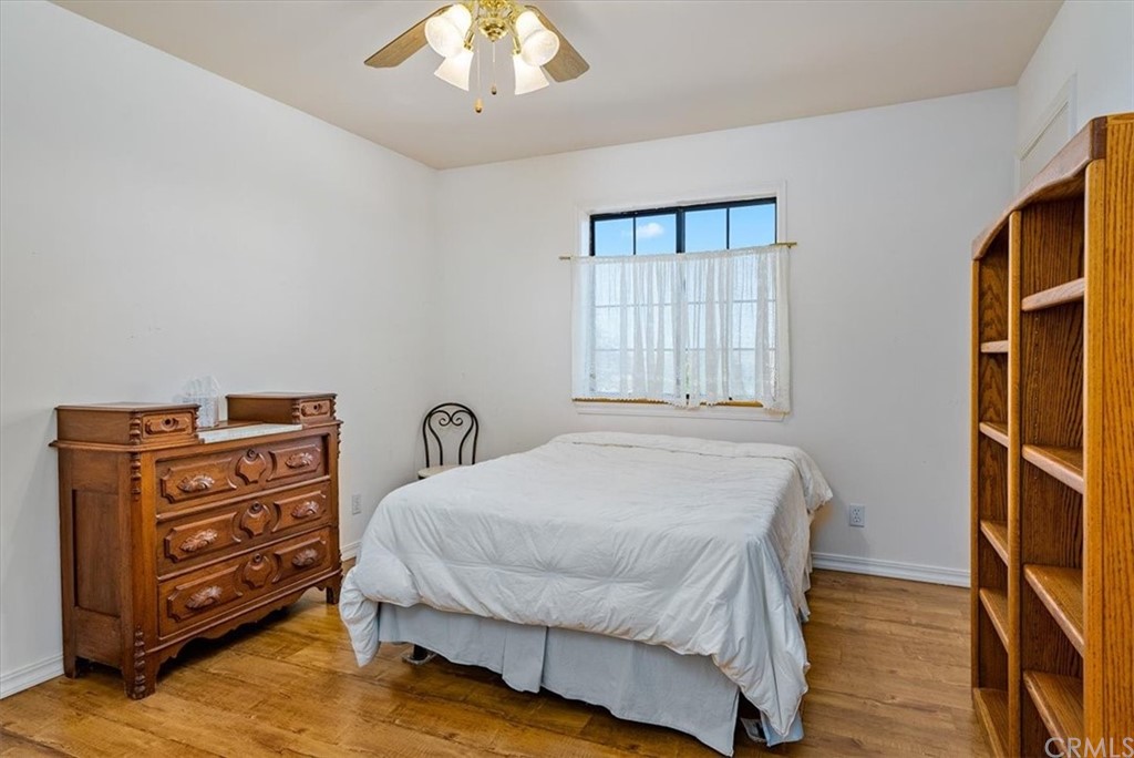 8700 Bee Tree Road Paso Robles, CA 93446 - Photo 40 of 74 a bedroom with a bed and a dresser