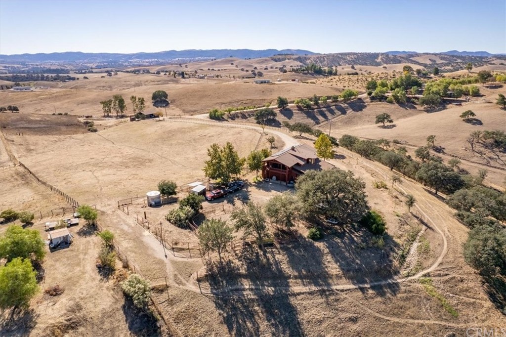8700 Bee Tree Road Paso Robles, CA 93446 - Photo 69 of 74 a view of city and mountain