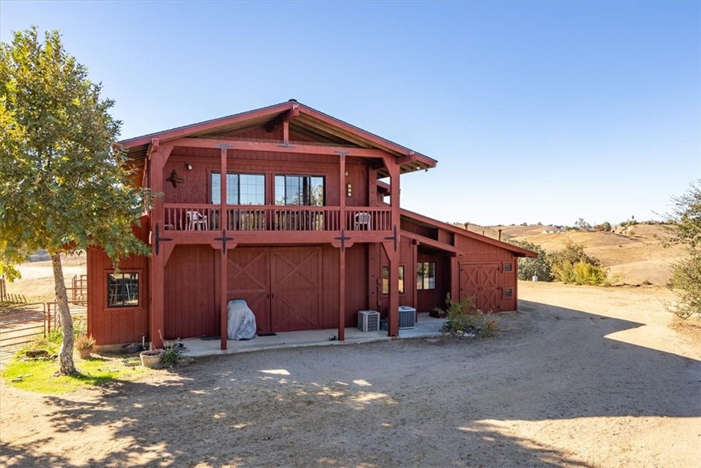 8700 Bee Tree Road Paso Robles, CA 93446 - Photo 8 of 74 a front view of a house