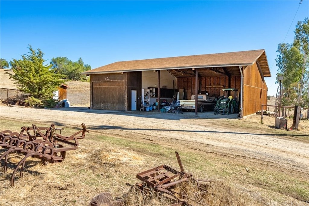 8700 Bee Tree Road Paso Robles, CA 93446 - Photo 10 of 74 front view of a house with a patio