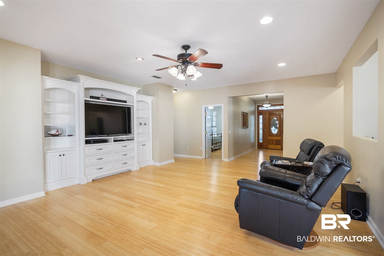 22644 River Road South Daphne, AL 36526 - Photo 6 of 46 Living Room w/built-ins