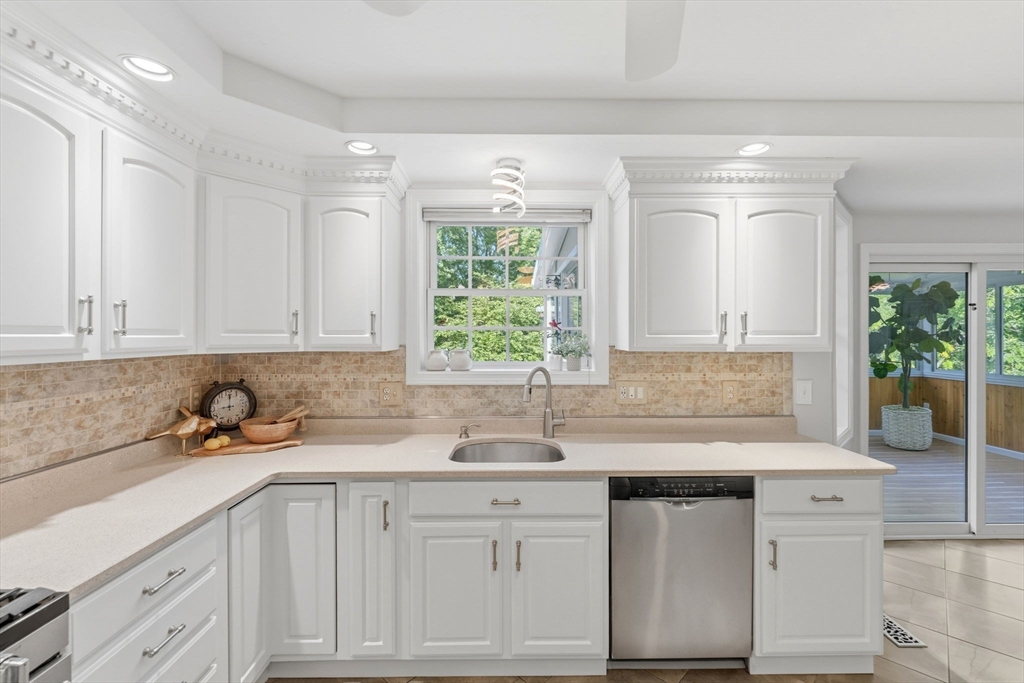 4 Upton Road Westborough, MA 01581 - Photo 8 of 42 Gallery Image 8