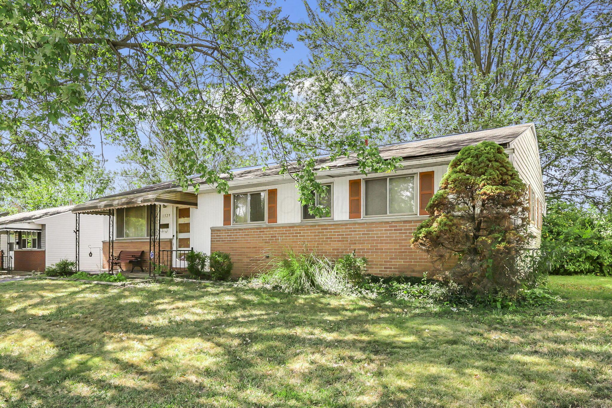 1529 South Hamilton Road Columbus, OH 43227 - Photo 2 of 49 4-web-or-mls-011A6593 - Copy
