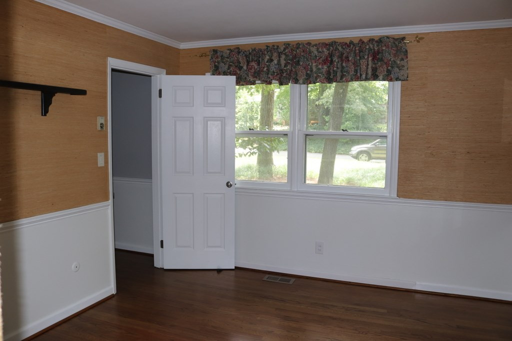 712 Richmond Street Raleigh, NC 27609 - Photo 11 of 23 Study/Family Room