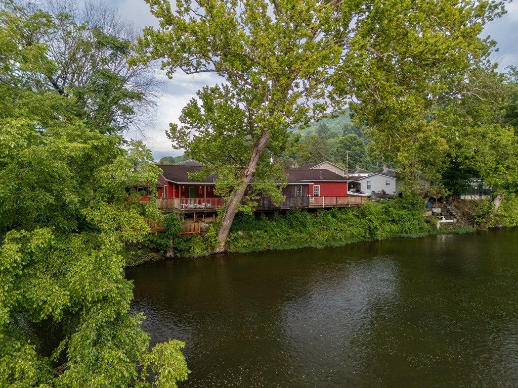 202 Riverside Drive Hinton, WV 25951 - Photo 37 of 40 Gallery Image 37