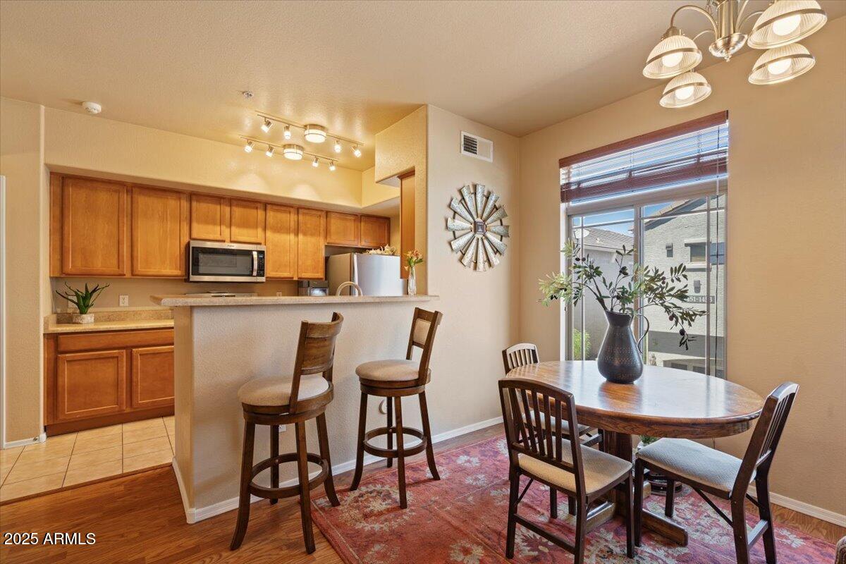 2402 East 5th Street, Unit 1446 Tempe, AZ 85288 - Photo 9 of 36 Dinette/Kitchen