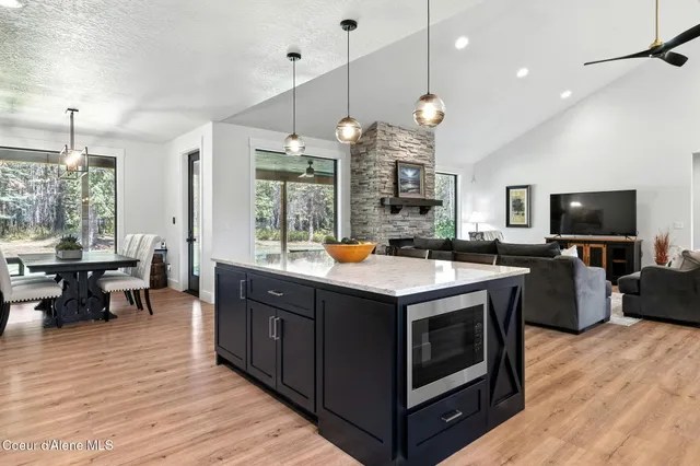 $1,649,000 | 20283 North Crooked Rock Lane, Rathdrum, ID 83858