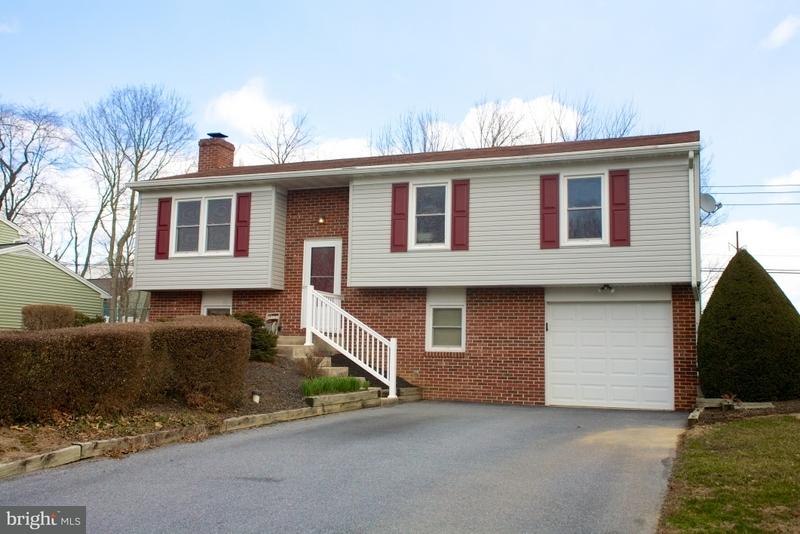 477 Amesbury Road Lancaster, PA 17601 - Photo 1 of 17