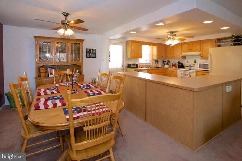 477 Amesbury Road Lancaster, PA 17601 - Photo 2 of 17