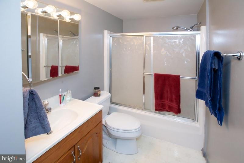 477 Amesbury Road Lancaster, PA 17601 - Photo 12 of 17