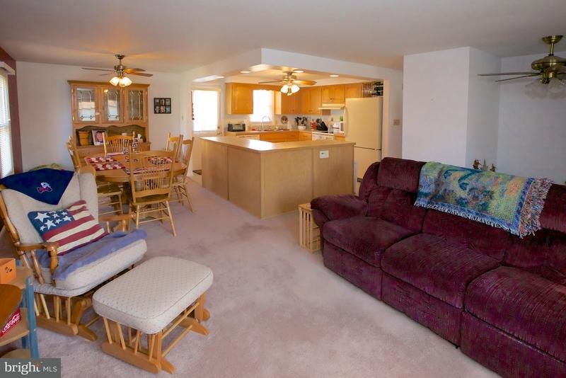 477 Amesbury Road Lancaster, PA 17601 - Photo 4 of 17