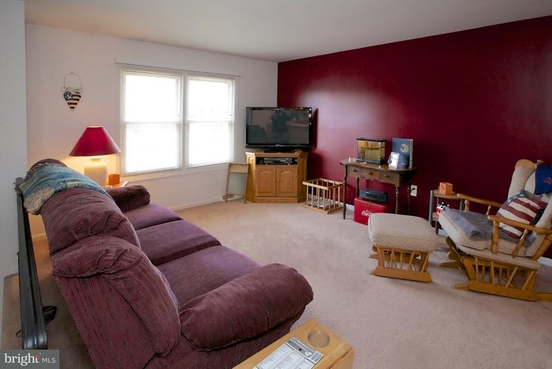 477 Amesbury Road Lancaster, PA 17601 - Photo 6 of 17