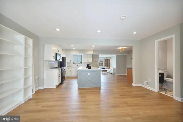 $649,900 | 2425 Skyland Place Southeast, Washington, DC 20020