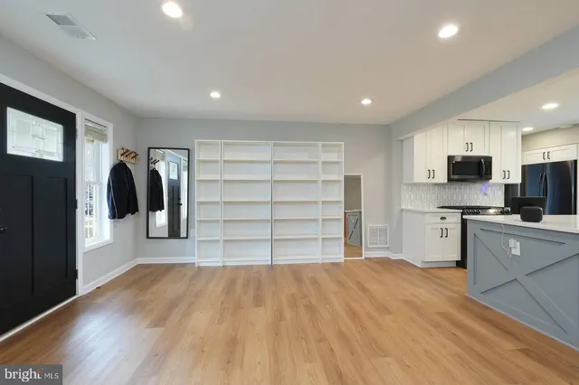 $649,900 | 2425 Skyland Place Southeast, Washington, DC 20020