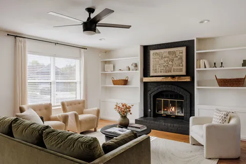 $880,000 | 7402 Whistlestop Drive, Austin, TX 78749