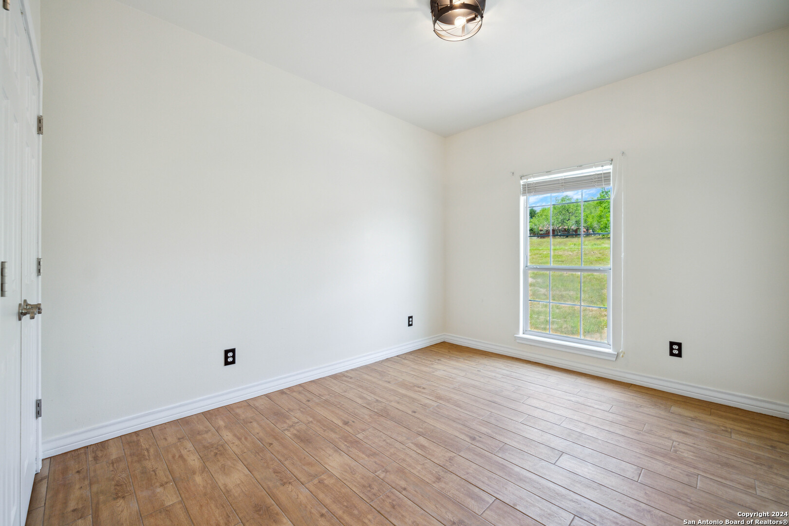 125 Hilltop Circle Mathis, TX 78368 - Photo 13 of 37