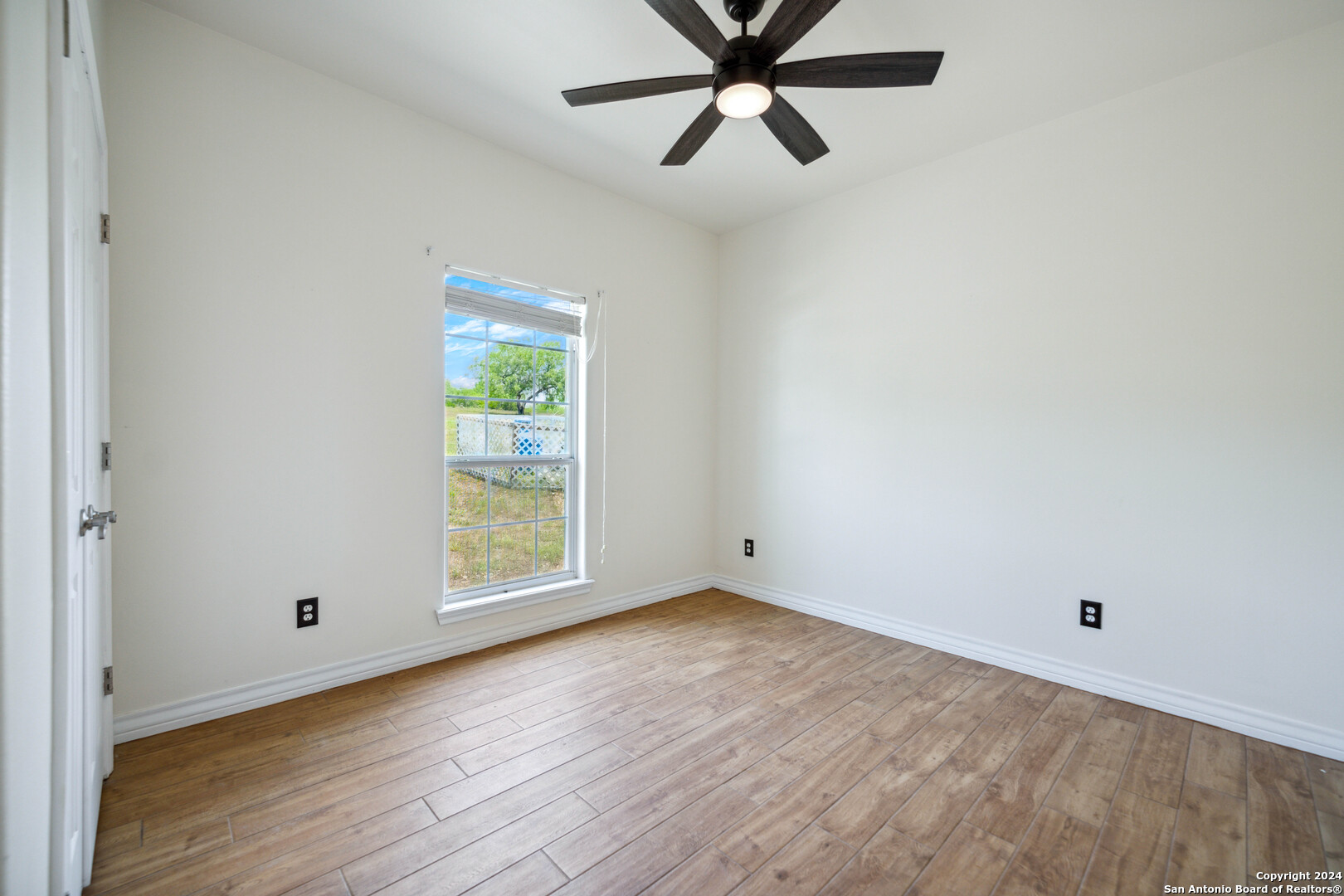 125 Hilltop Circle Mathis, TX 78368 - Photo 14 of 37