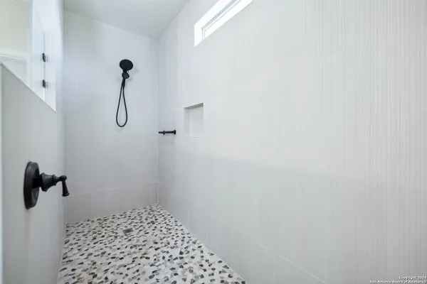 $525,000 | 125 Hilltop Circle, Mathis, TX 78368