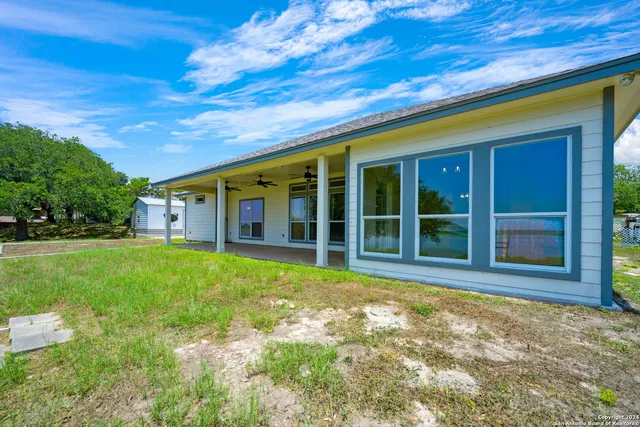 $525,000 | 125 Hilltop Circle, Mathis, TX 78368