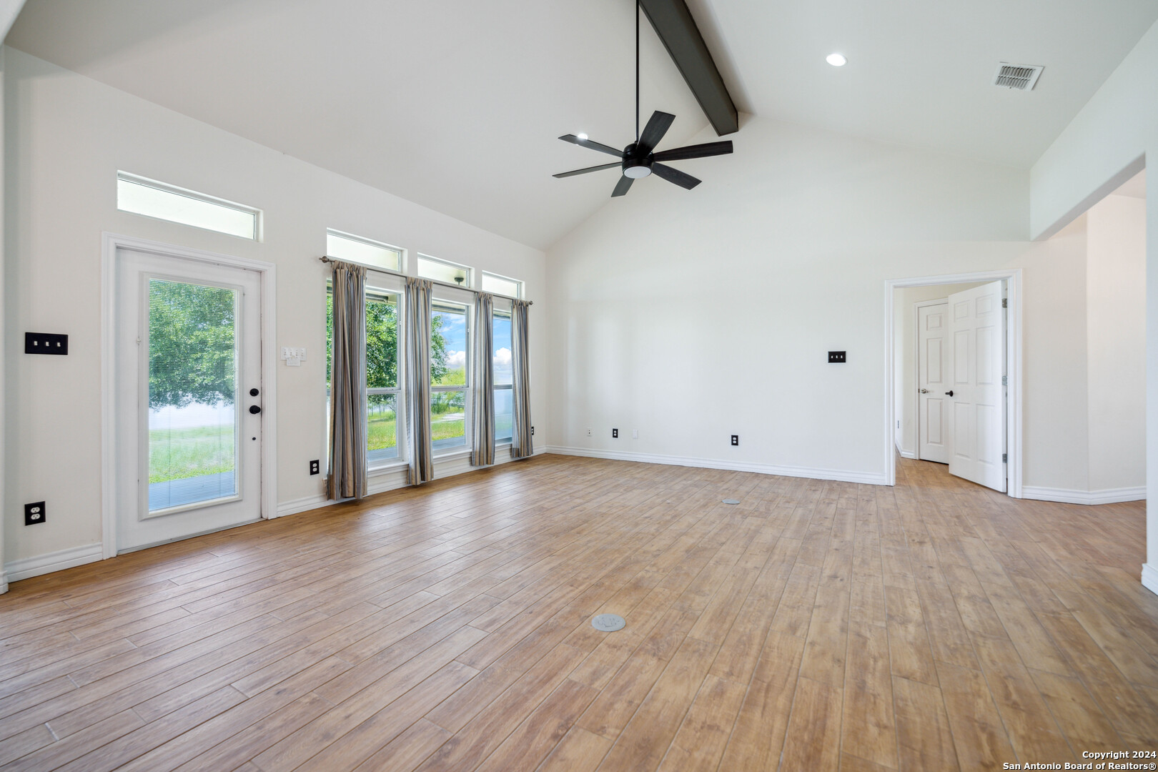 125 Hilltop Circle Mathis, TX 78368 - Photo 10 of 37