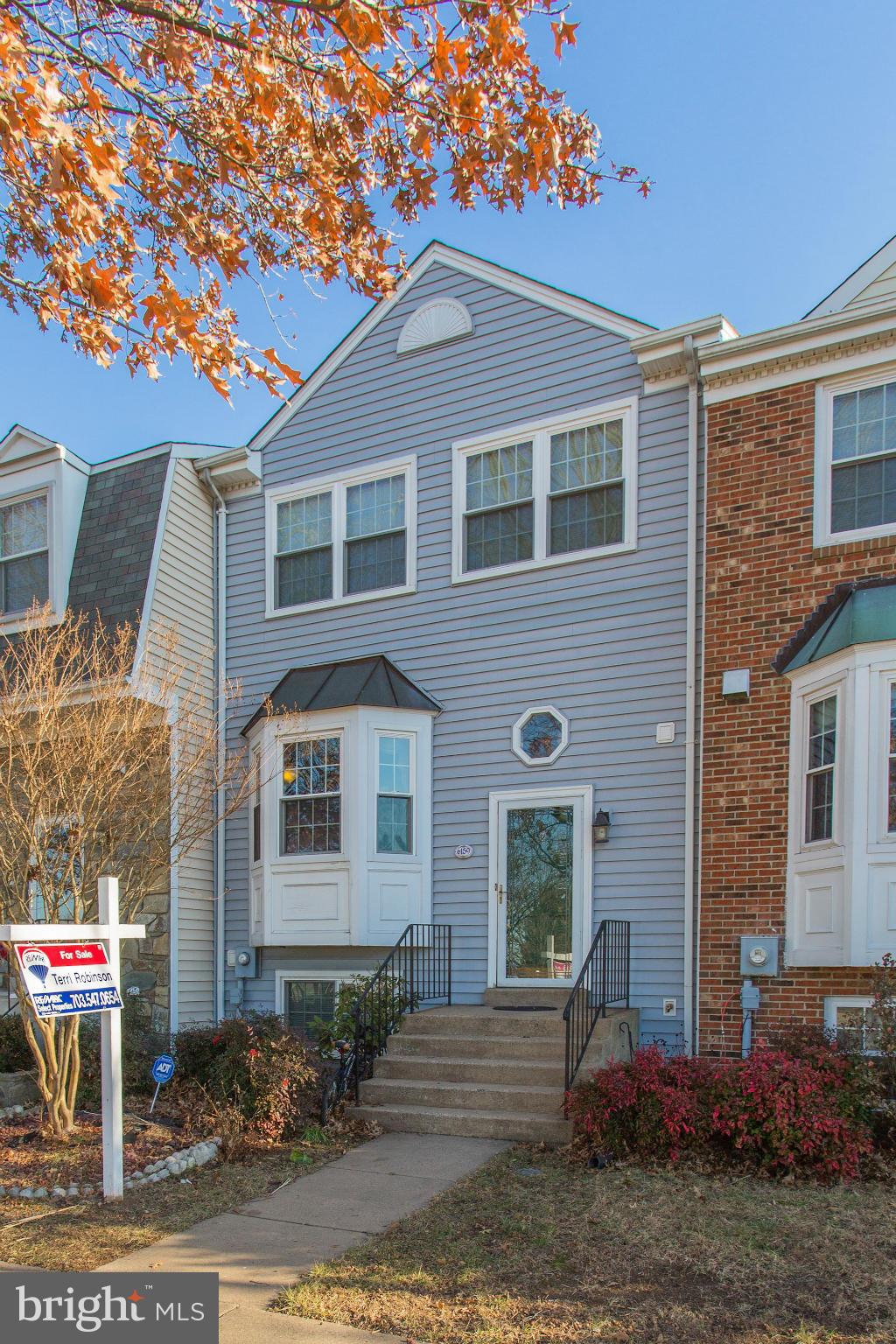 6159 Singletons Way Centreville, VA 20121 - Photo 11 of 11 Exterior (Front)