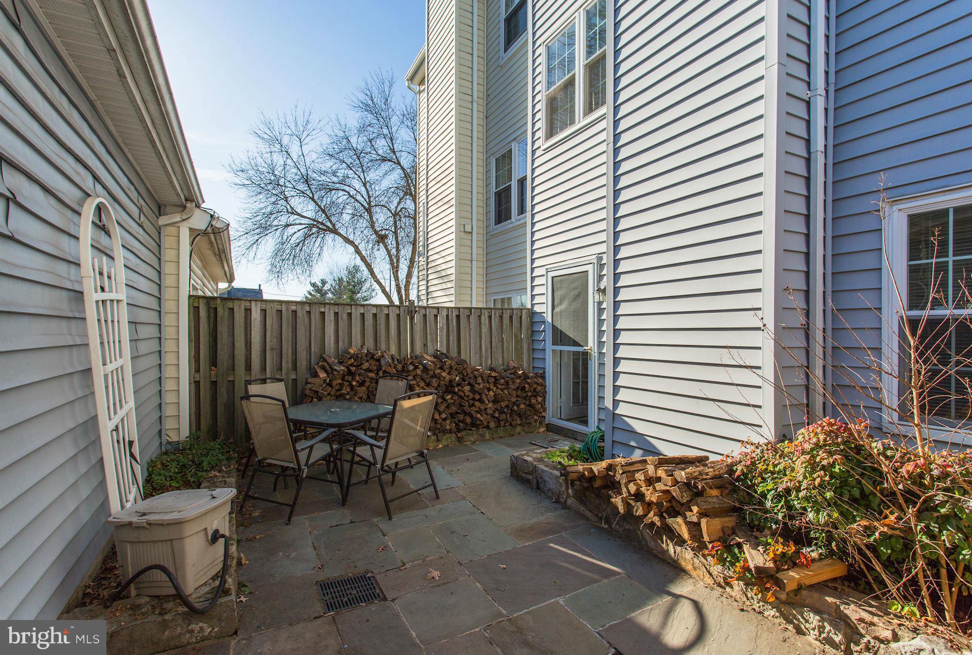 6159 Singletons Way Centreville, VA 20121 - Photo 8 of 11 Exterior (Rear)