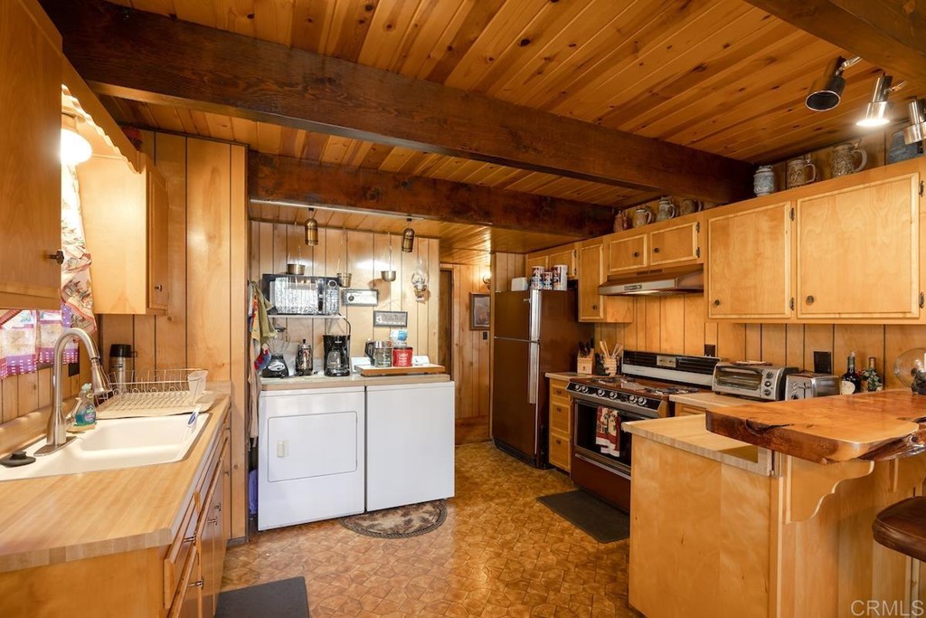 42535 Avalon Road Big Bear Lake, CA 92315 - Photo 9 of 26