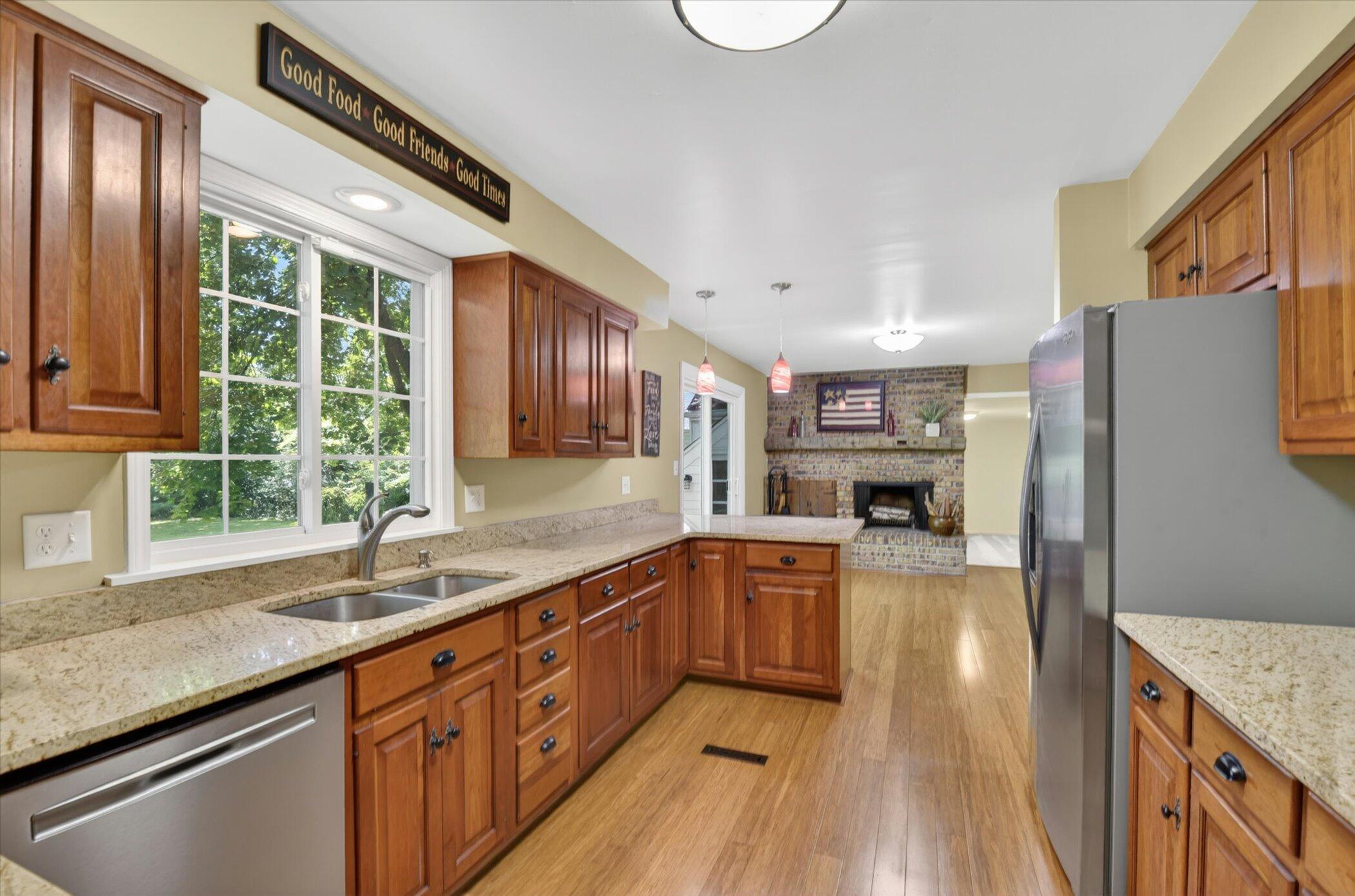 48377 Gyde Road Canton, MI 48187 - Photo 19 of 96 22-48377-Gyde-Rd-Windowstill