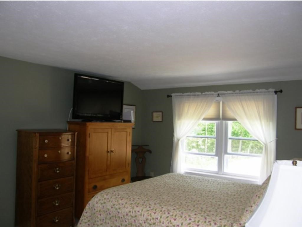 223 Black Brook Road Goffstown, NH 03045 - Photo 9 of 35 Gallery Image 9