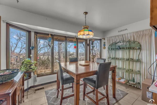 $640,000 | 141-127 Southwest Urish Road, Topeka, KS 66615