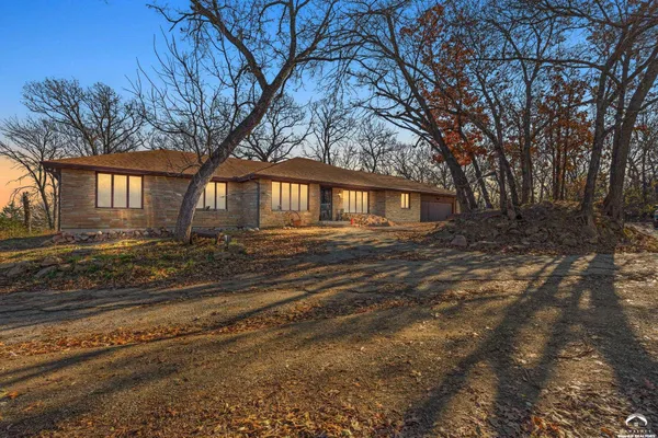 $640,000 | 141-127 Southwest Urish Road, Topeka, KS 66615