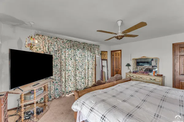 $640,000 | 141-127 Southwest Urish Road, Topeka, KS 66615