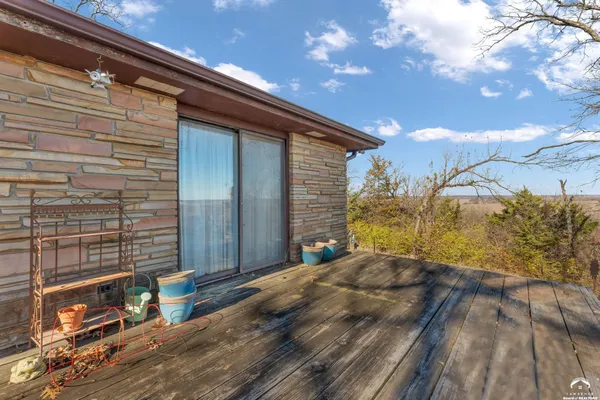 $640,000 | 141-127 Southwest Urish Road, Topeka, KS 66615