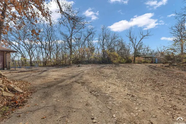 $640,000 | 141-127 Southwest Urish Road, Topeka, KS 66615