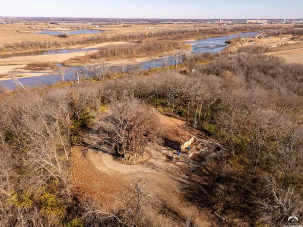 $640,000 | 141-127 Southwest Urish Road, Topeka, KS 66615