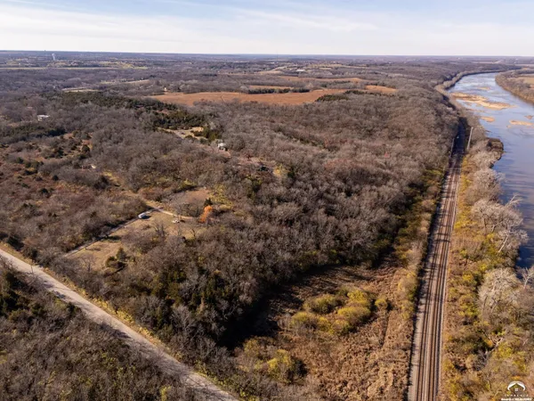 $640,000 | 141-127 Southwest Urish Road, Topeka, KS 66615