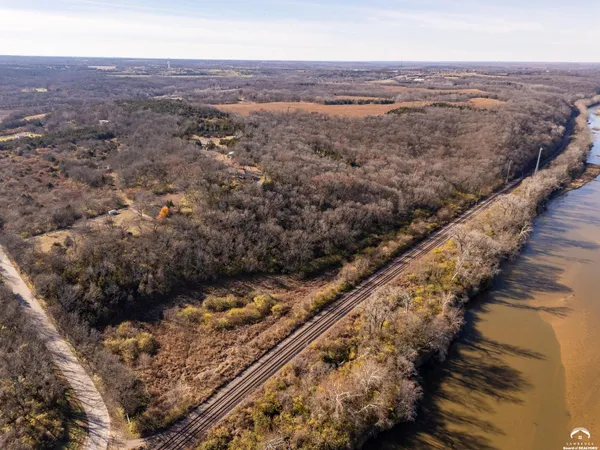 $640,000 | 141-127 Southwest Urish Road, Topeka, KS 66615