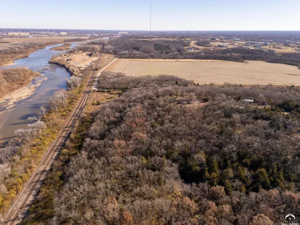 $640,000 | 141-127 Southwest Urish Road, Topeka, KS 66615