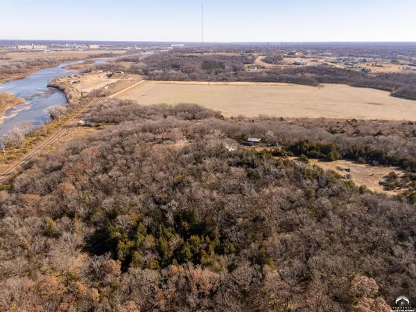 $640,000 | 141-127 Southwest Urish Road, Topeka, KS 66615