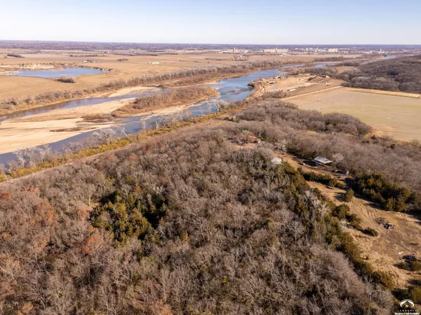 $640,000 | 141-127 Southwest Urish Road, Topeka, KS 66615